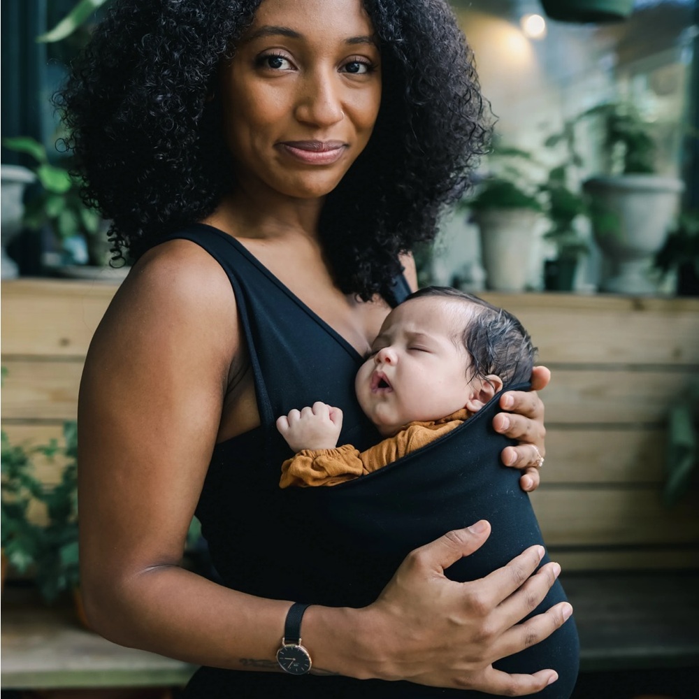 Lalabu Soothe Tank Top Black Mom Shirt Newborn Carrier